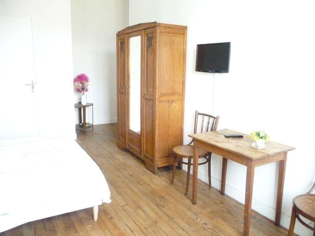 Hotel De La Gare Périgueux Rom bilde